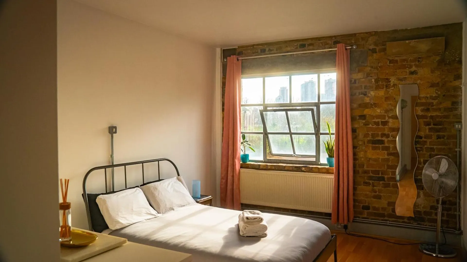 Loft Style Apartment Near O2, Abba Voyage, Excel London