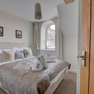 The Old Auction Apartment Whitby