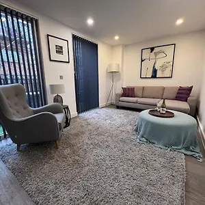 Homestay Ft5 Penthouse, London