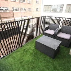 Homestay Ft6 Penthouse, London